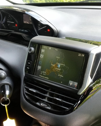 Peugeot 208 cena 24900 przebieg: 139000, rok produkcji 2015 z Limanowa małe 277
